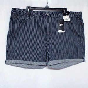 Lee Women's Mid Rise Regular Fit Blue & White Railroad Stripe Size 22 M Shorts